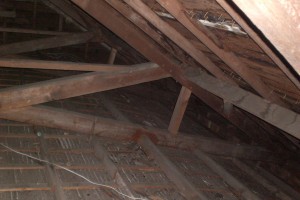 view of vaulted ceiling well below roof